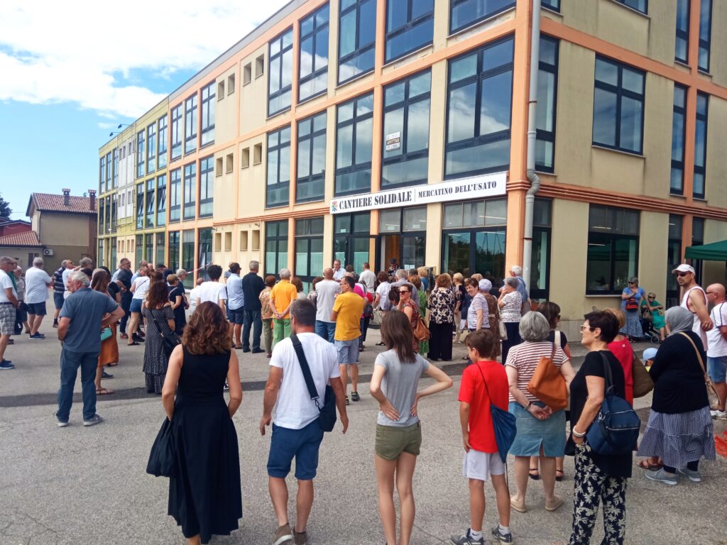 Inaugurazione nuova sede mercatino dell'usato vicino a Treviso